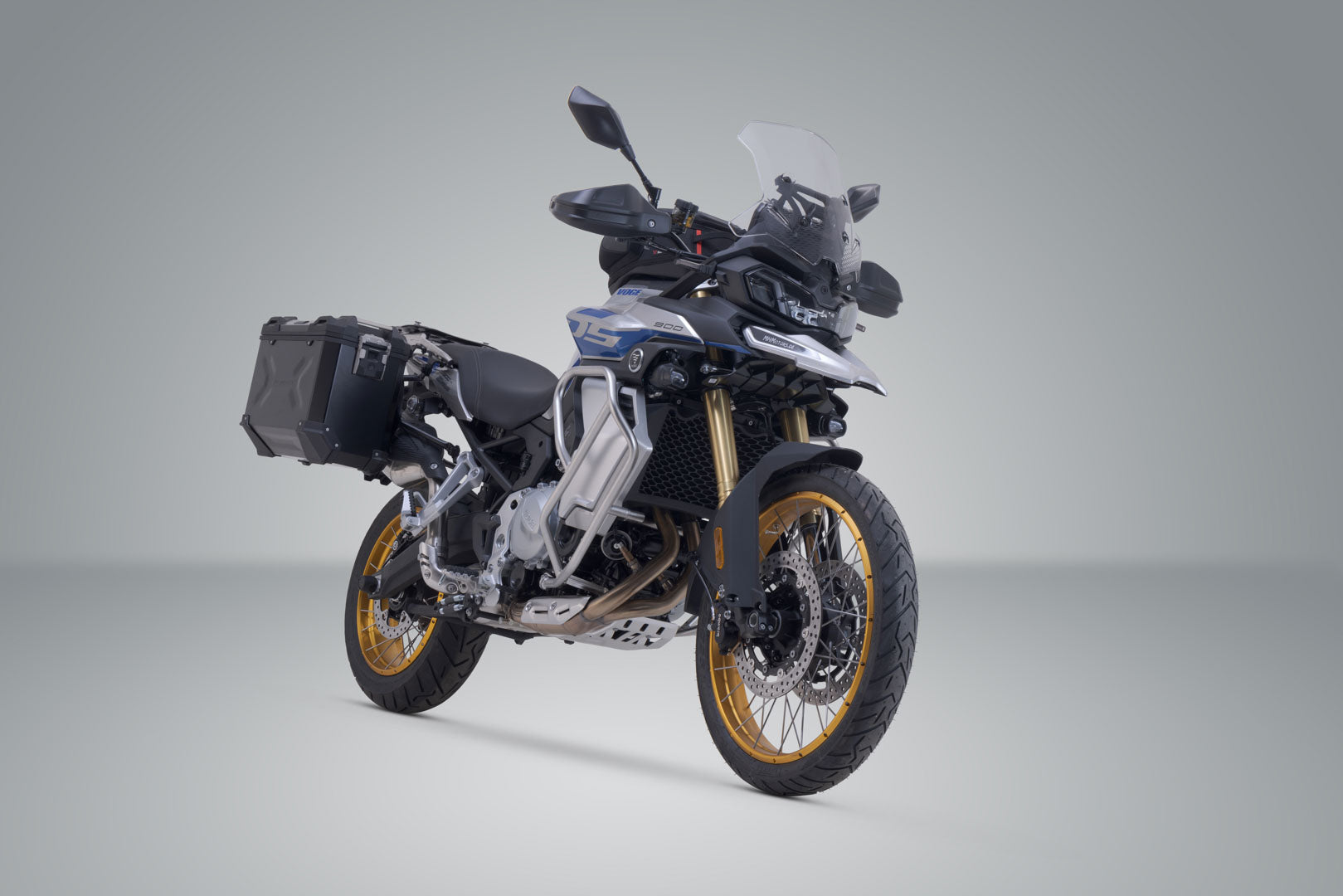 SW-MOTECH / SWモテック TRAX ADV アルミケースシステム ブラック。45/37 リットル。Voge DS900X (23-)用。 | KFT.02.643.70000/B