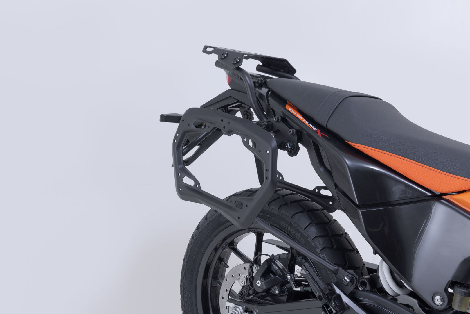 SW-MOTECH / SWモテック PRO サイドキャリア（ブラック）。KTM 125 SMC R、250 Adv、390 Adv（25-）。 | KFT.04.417.30000/B