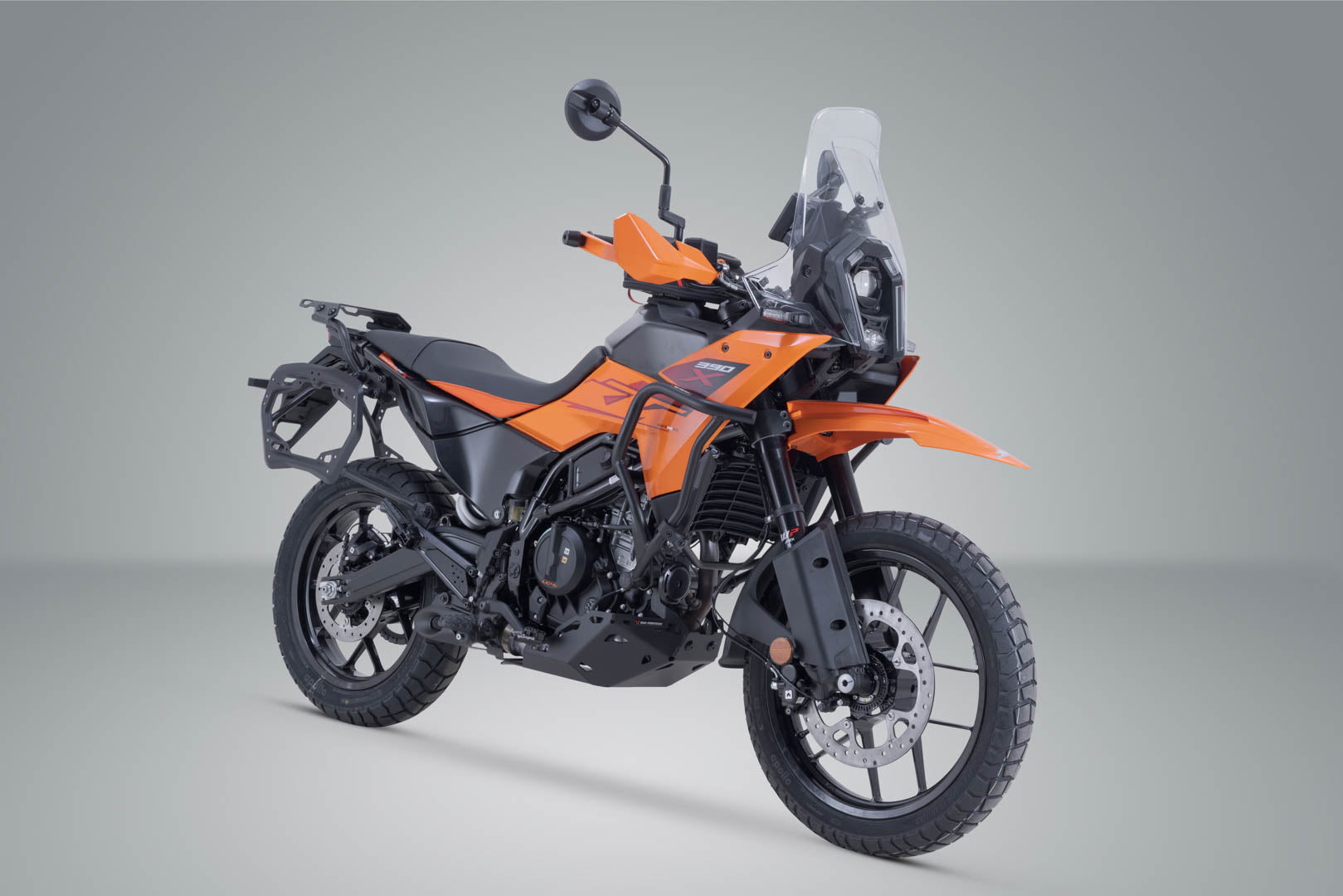 SW-MOTECH / SWモテック PRO サイドキャリア（ブラック）。KTM 125 SMC R、250 Adv、390 Adv（25-）。 | KFT.04.417.30000/B