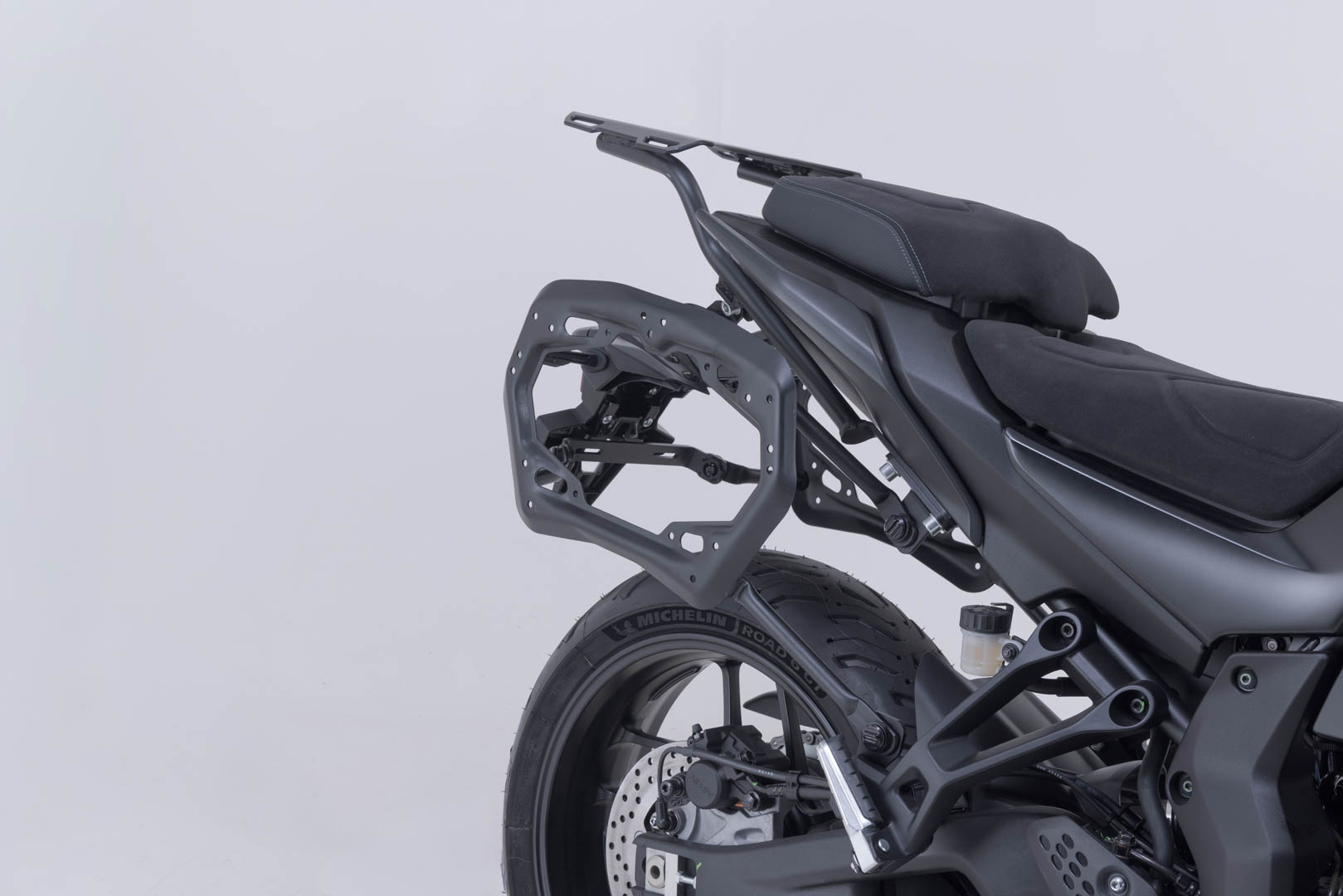 SW-MOTECH / SWモテック AERO ABS サイドケースシステム 2x25 リットル。Yamaha・トレーサー 7 / GT (25-)。 | KFT.06.020.60100/B