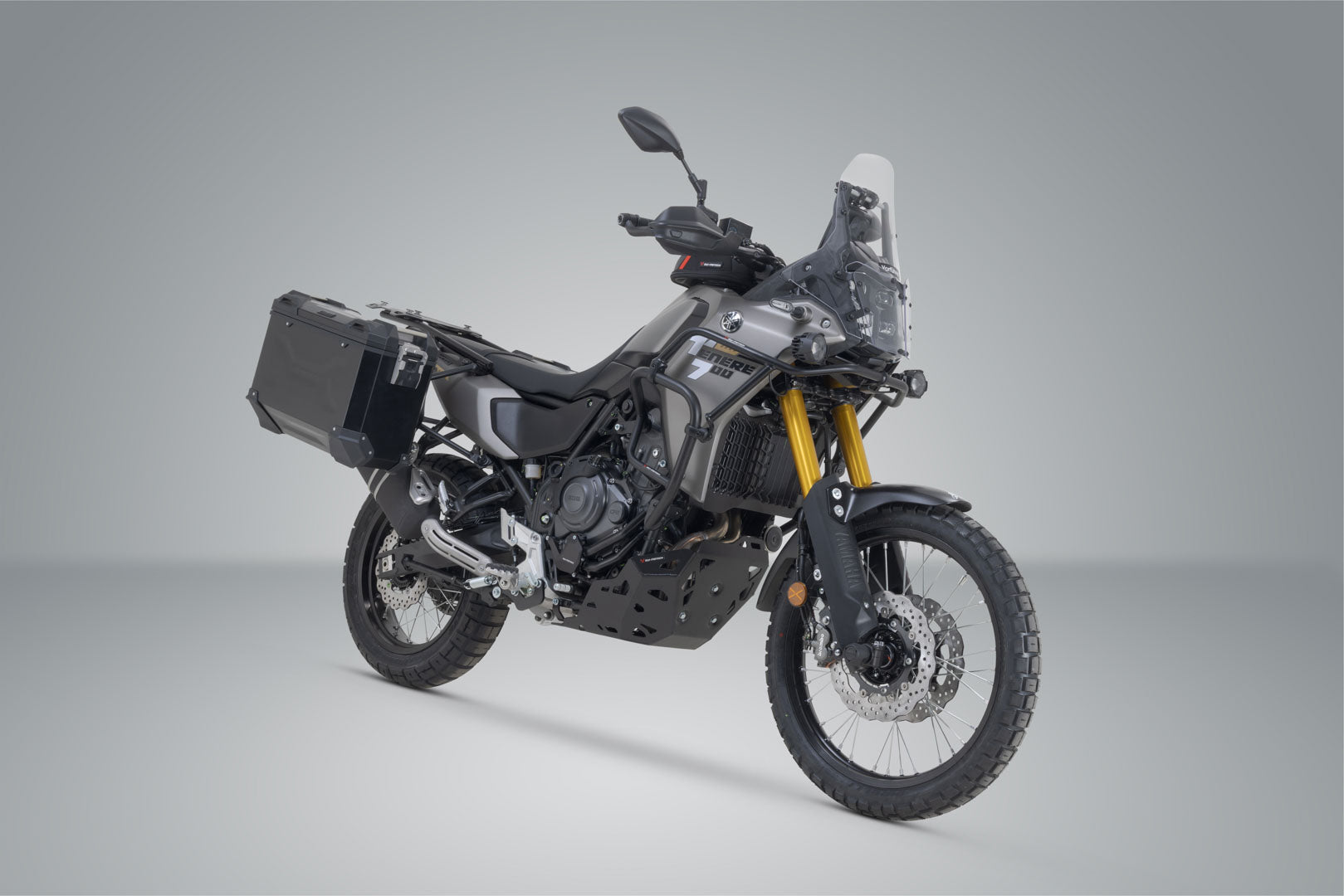 SW-MOTECH / SWモテック TRAX ADV アルミケースシステム ブラック。45/37 リットル。Yamaha・テネレ700 各モデル（19年～）。 | KFT.06.799.70003/B