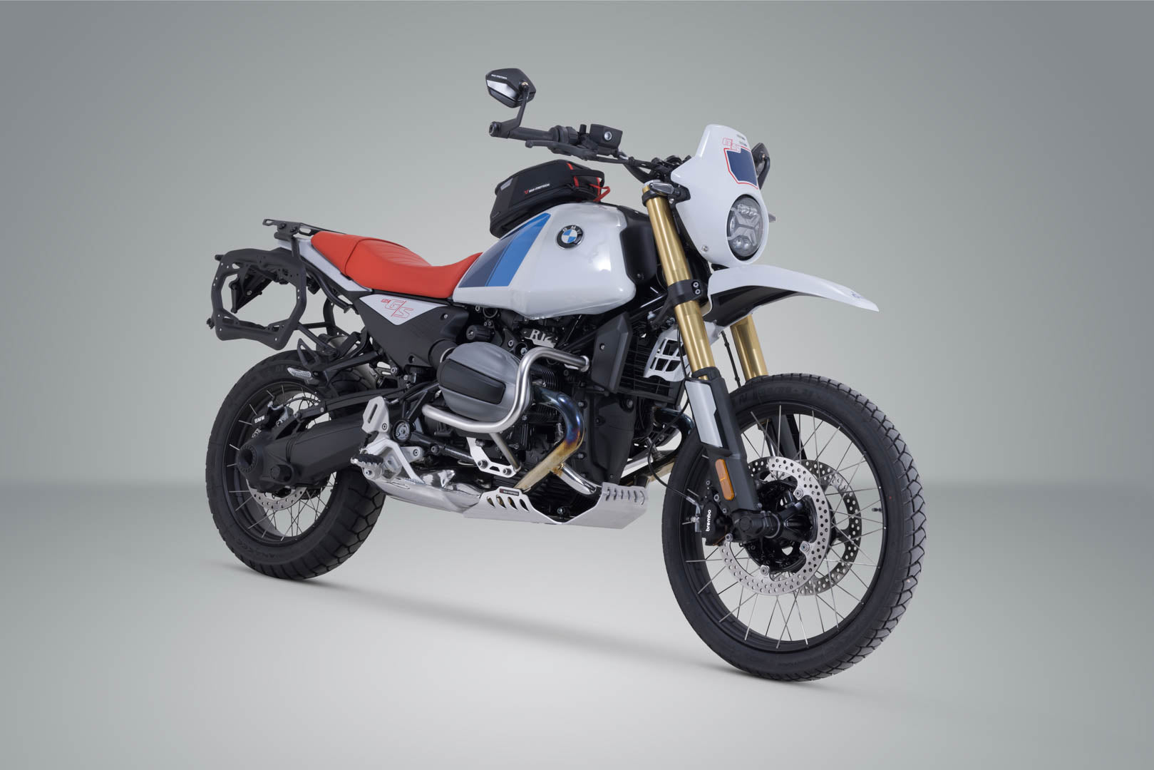 SW-MOTECH / SWモテック PRO サイドキャリア ブラック。BMW R 12 G/S (24-)。 | KFT.07.997.30001/B