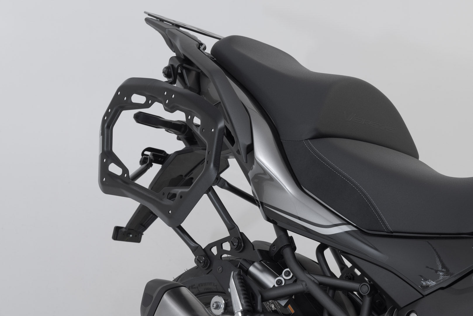 SW-MOTECH / SWモテック DUSC ハードケースシステム ブラック。41/41 リットル。Versys 1000 (18-) / 1100 (24-)。 | KFT.08.922.65101/B