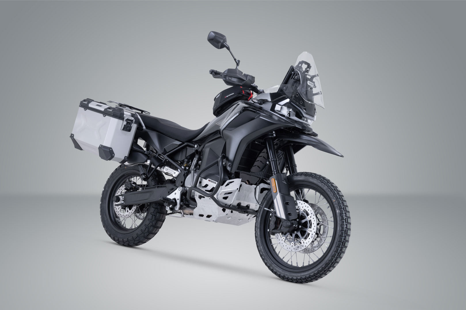 SW-MOTECH / SWモテック TRAX ADV アルミケースシステム シルバー 45/37 リットル. CFMoto 800MT-X (24-)。 | KFT.10.057.70000/S