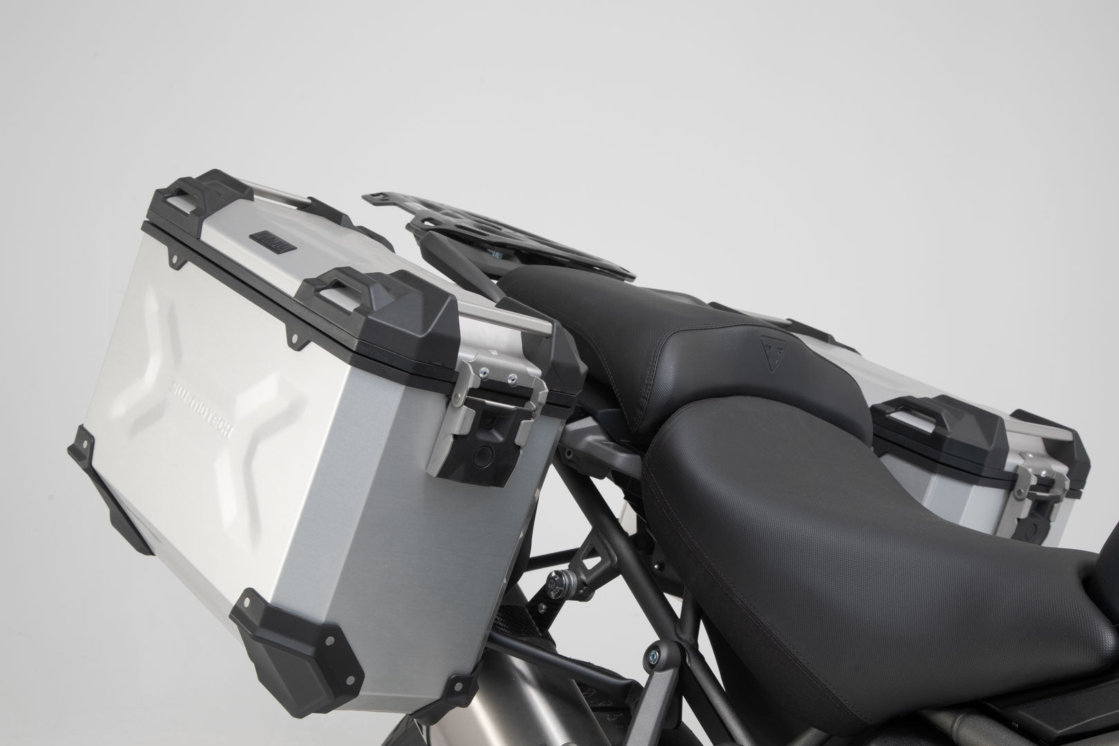 SW-MOTECH / SWモテック DUSC ハードケースシステム ブラック。41/41 リットル。Triumph・タイガー1200/エクスプローラー（11-）。 | KFT.11.483.65101/B
