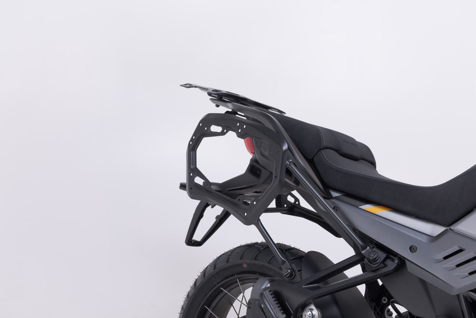 SW-MOTECH / SWモテック TRAX ADV アルミケースシステム シルバー 45/45 リットル Moto Guzzi Stelvio (23-)用 | KFT.17.624.70100/S