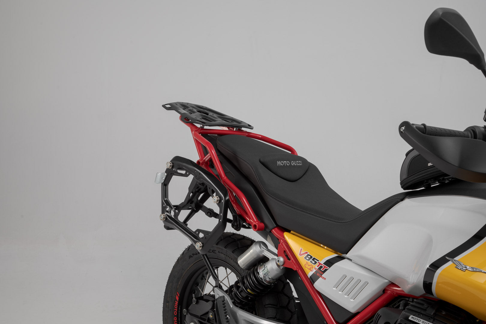 SW-MOTECH / SWモテック DUSC ハードケースシステム ブラック。33/41 リットル。Moto Guzzi V85 TT (19-23)。 | KFT.17.925.65001/B