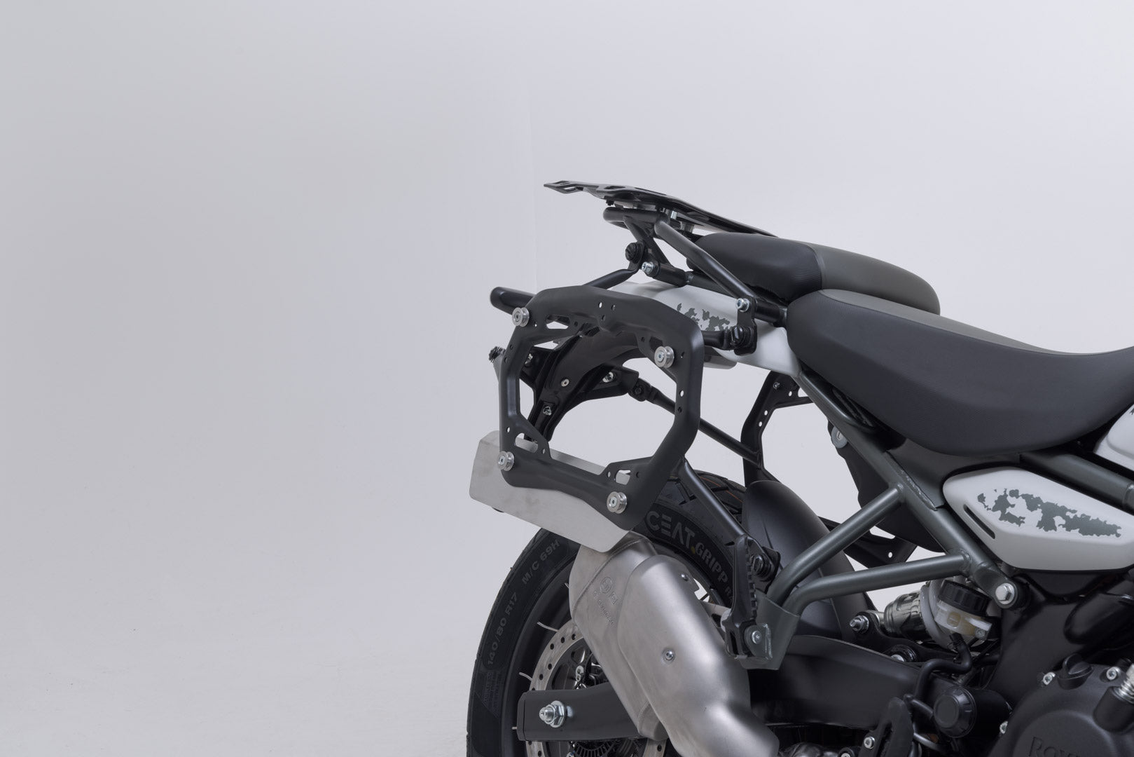SW-MOTECH / SWモテック DUSC ハードケースシステム ブラック。41/41 リットル。ロイヤル・エンファント・ヒマラヤン 450 (23-)。 | KFT.41.620.65101/B