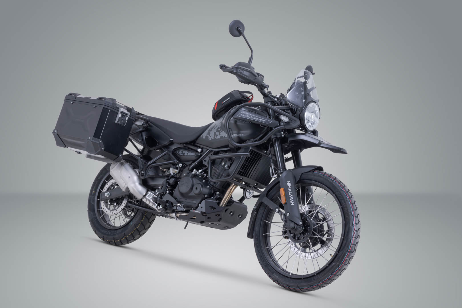 SW-MOTECH / SWモテック TRAX ADV アルミケースシステム ブラック。45/45 リットル。Himalayan 450 Rally (25-)。 | KFT.41.620.70300/B