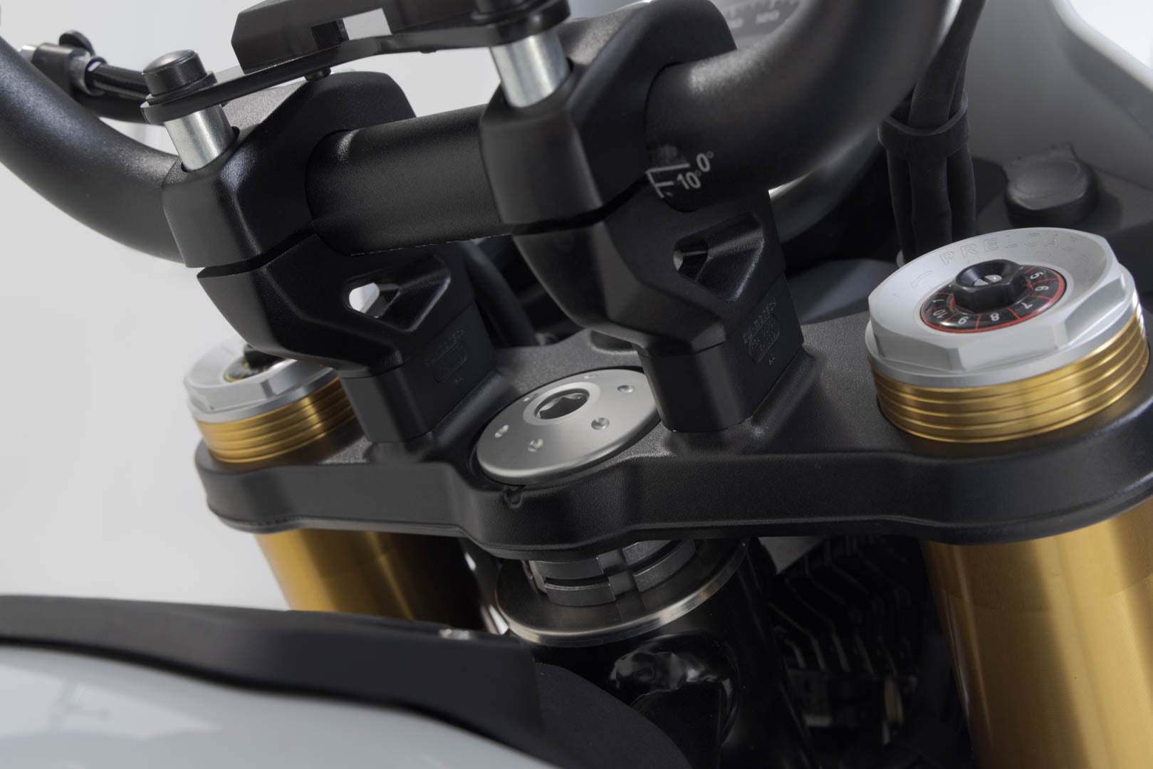 SW-MOTECH / SWモテック ハンドルバーライザー H=20 mm。ブラック。BMW R 12 G/S (25-)。 | LEH.07.039.13100/B