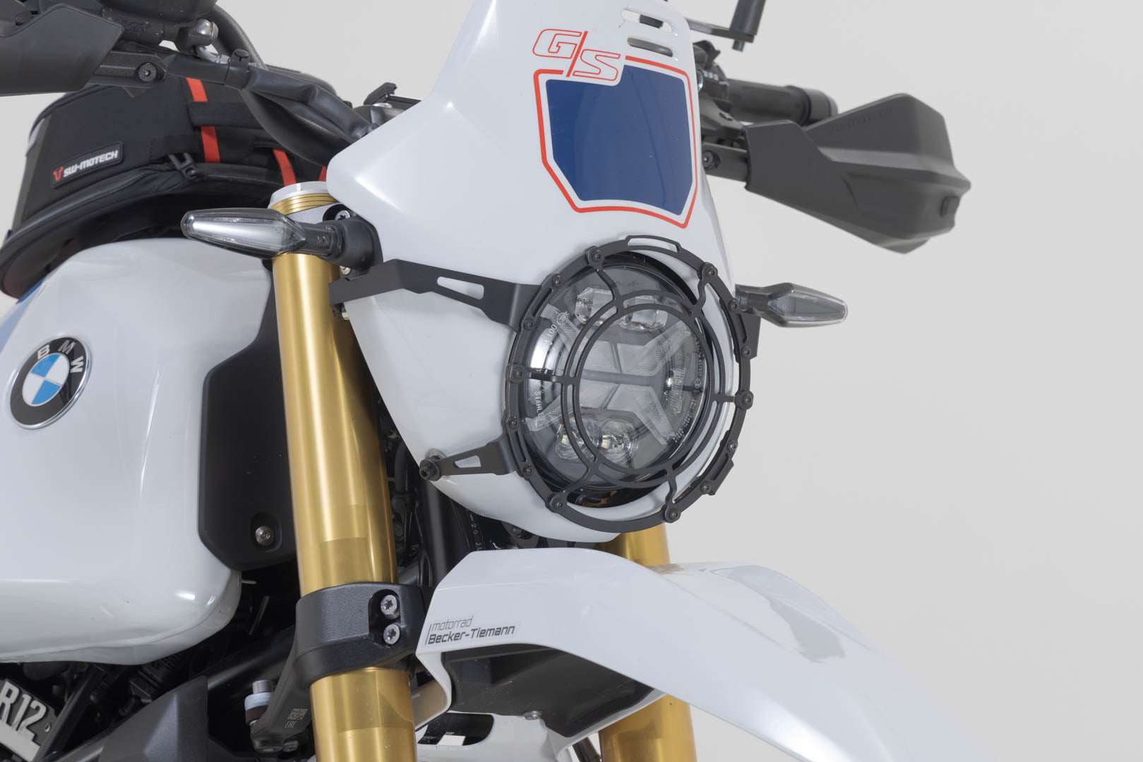 SW-MOTECH / SWモテック ヘッドライトガード（ブラック）。BMW R 12 G/S (24-)。 | LPS.07.997.10000/B