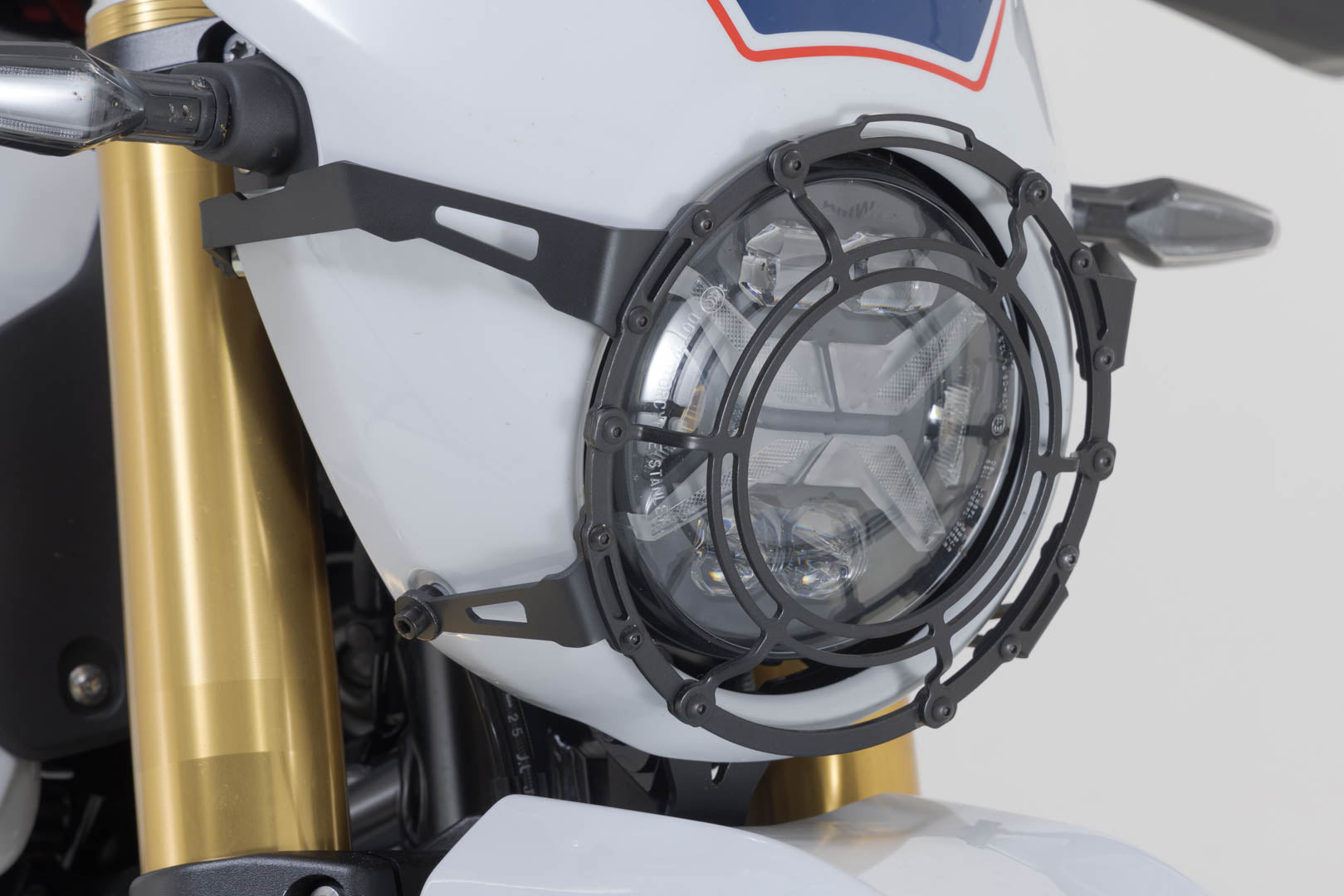 SW-MOTECH / SWモテック ヘッドライトガード（ブラック）。BMW R 12 G/S (24-)。 | LPS.07.997.10000/B