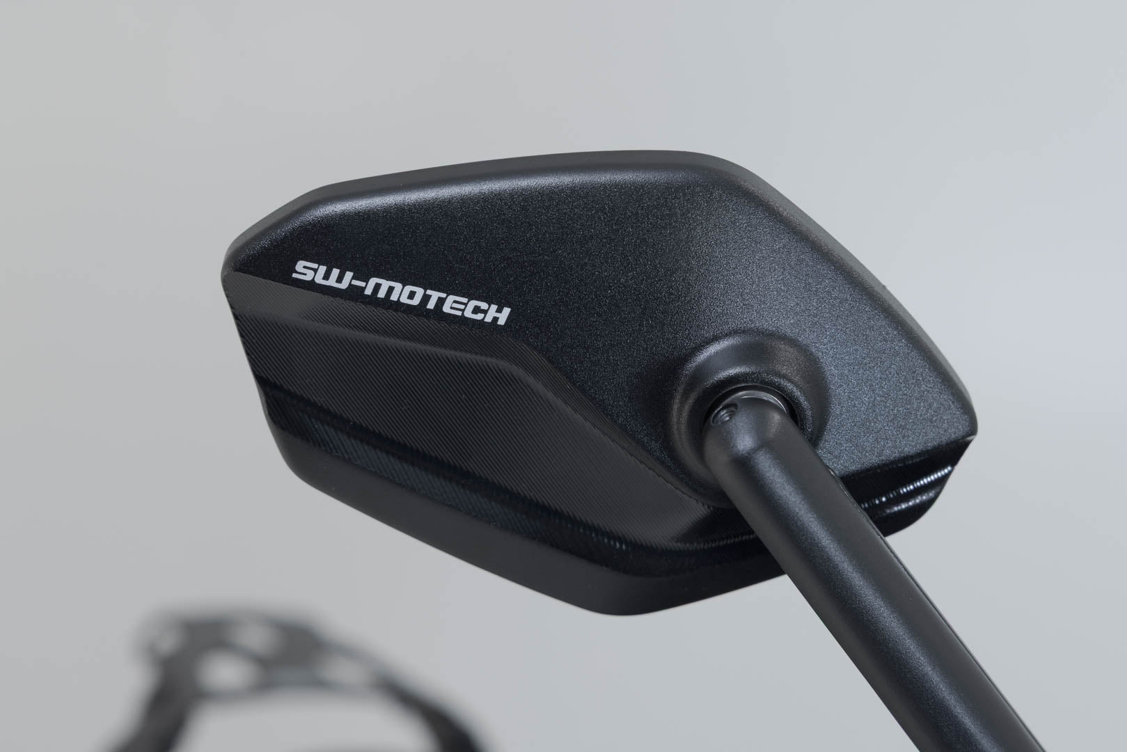 SW-MOTECH / SWモテック スポーツロングミラーセット。Harley-Davidson ロードグライド (24-)。 | MIR.18.850.11000