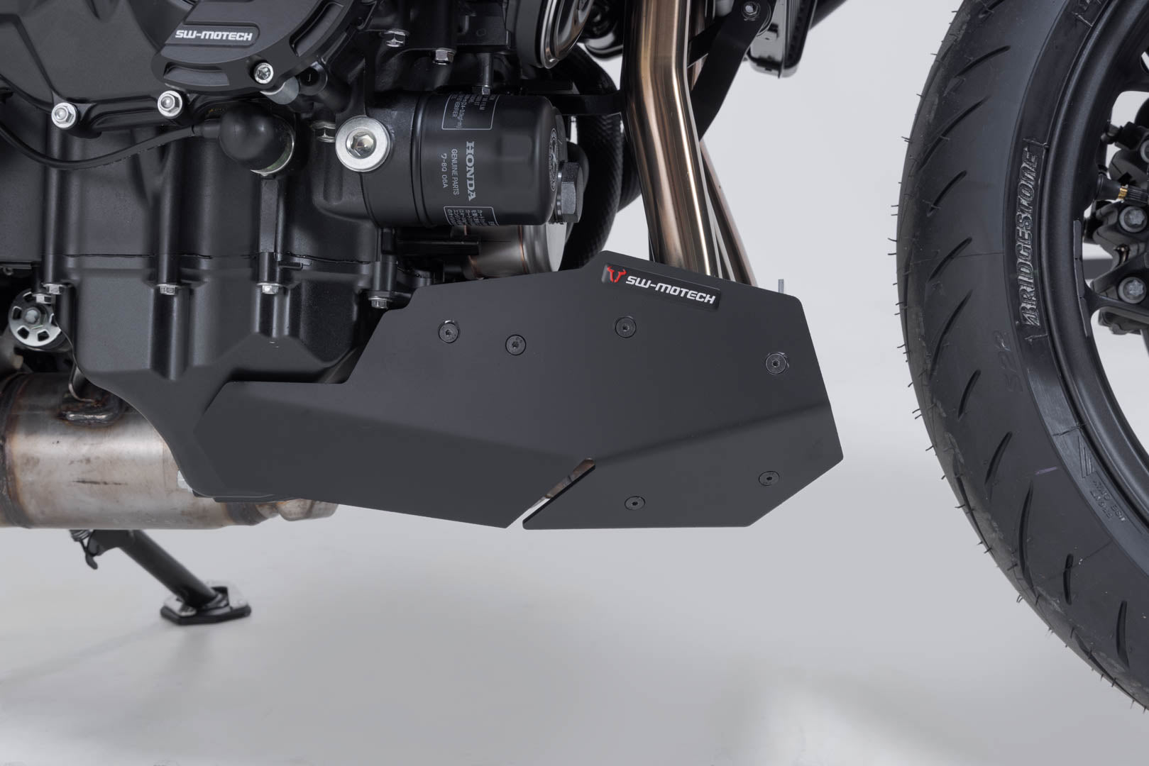 SW-MOTECH / SWモテック フロントスポイラー（ブラック／シルバー）。Honda CB1000 ホーネット（24-）。 | MSS.01.211.10000