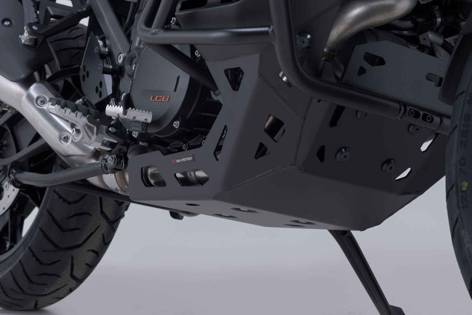 SW-MOTECH / SWモテック エンジンガード（ブラック）。KTM 1290 / 1390 Super Adventure（21-）。 | MSS.04.835.10003/B