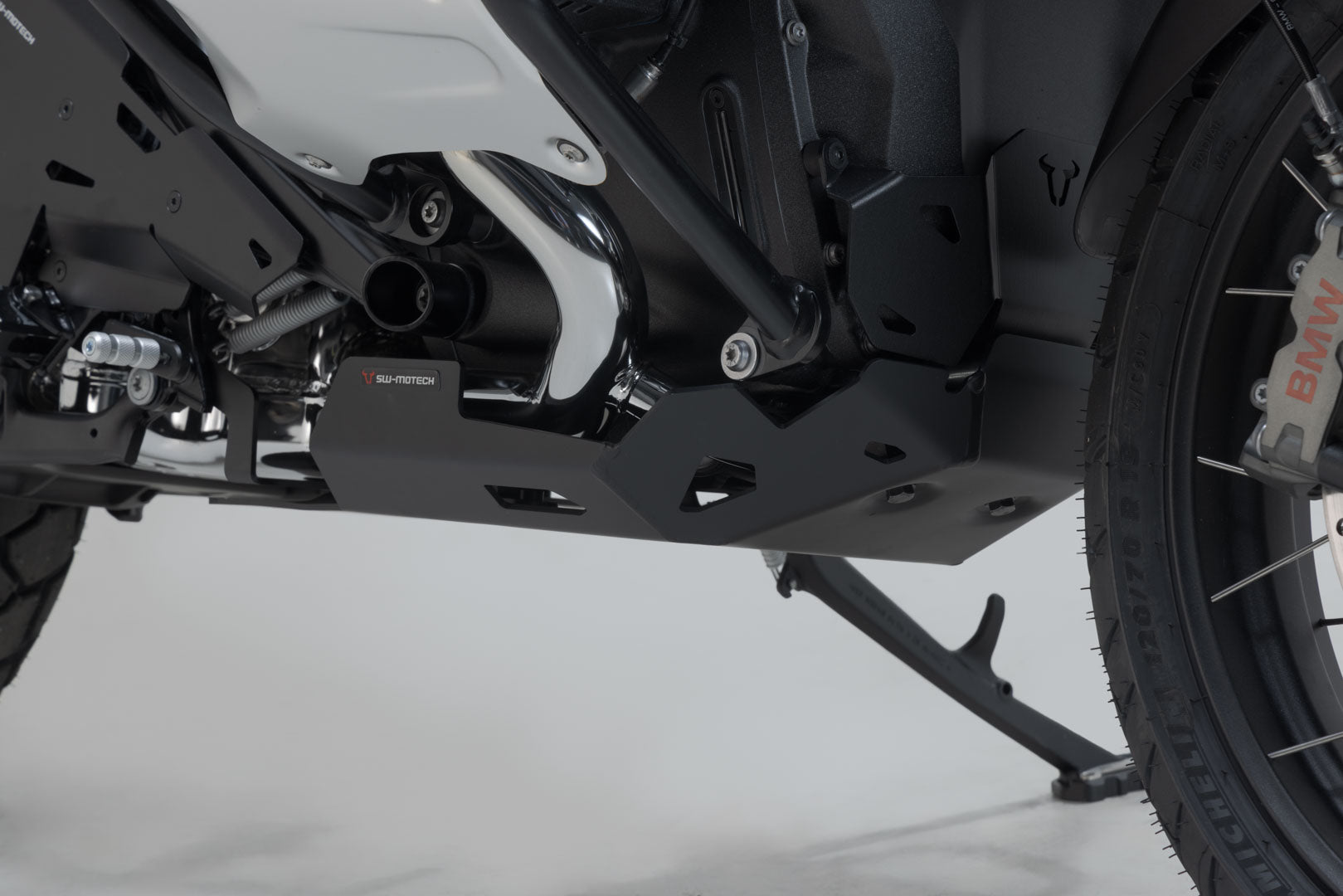 SW-MOTECH / SWモテック エンジンガード（ブラック）。BMW R 1300 GS / Adv、R 1300 R / RT。 | MSS.07.975.10001/B