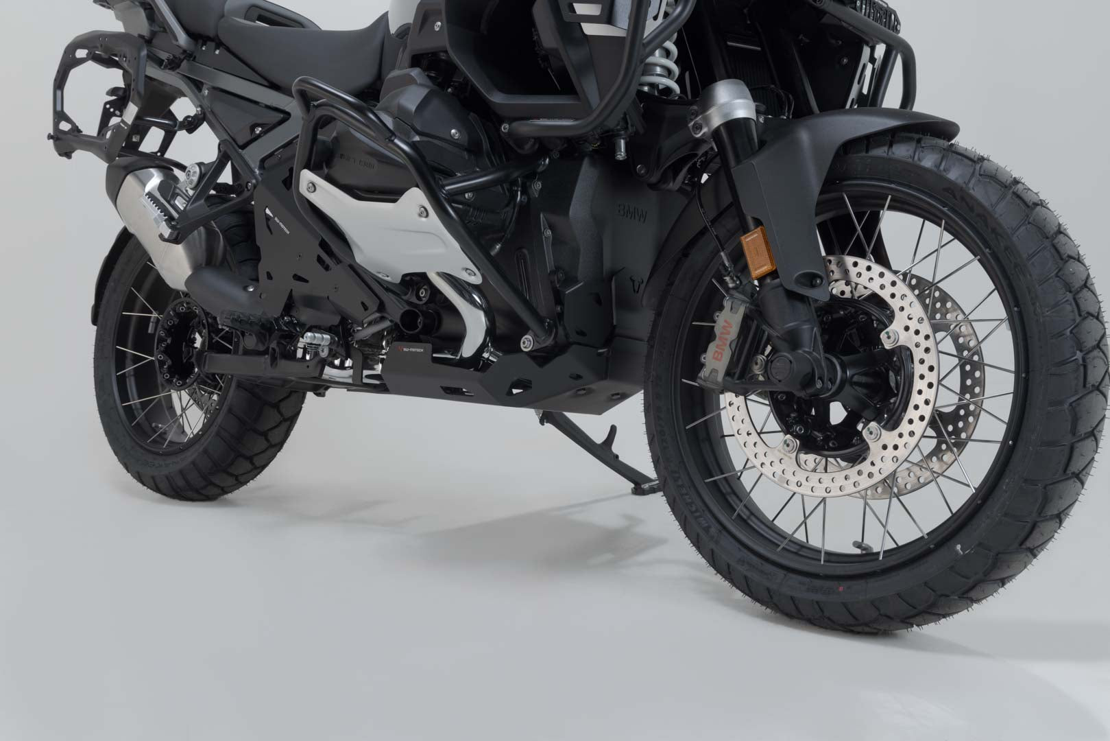 SW-MOTECH / SWモテック エンジンガード（ブラック）。BMW R 1300 GS / Adv、R 1300 R / RT。 | MSS.07.975.10001/B