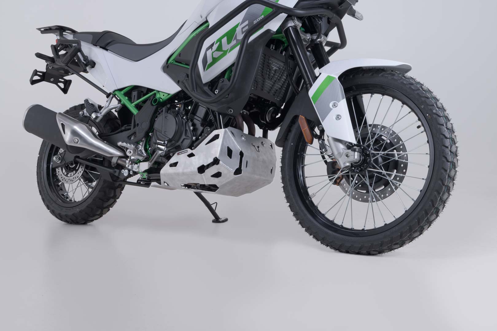 SW-MOTECH / SWモテック エンジンガード（シルバー）。Kawasaki KLE500 / KLE500 SE (26-)。 | MSS.08.084.10000/S