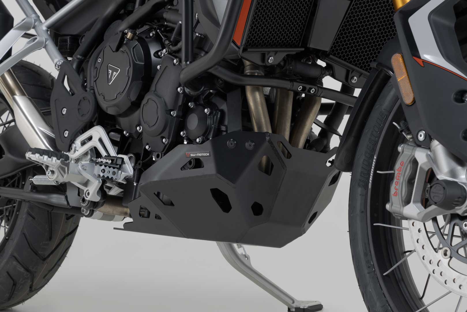 SW-MOTECH / SWモテック エンジンガード（ブラック）。Triumph・タイガー 900 GT/ラリー PRO（23-）。 | MSS.11.608.10000/B