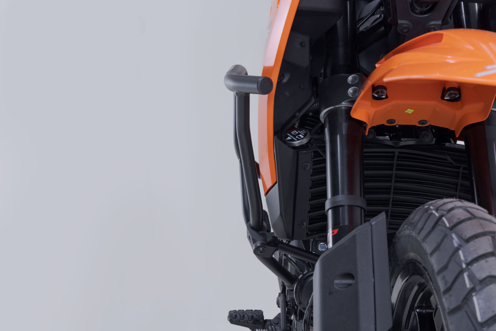 SW-MOTECH / SWモテック ブラック・クラッシュバー。KTM 250 Adv、390 Adv (25-)。 | SBL.04.417.10000/B