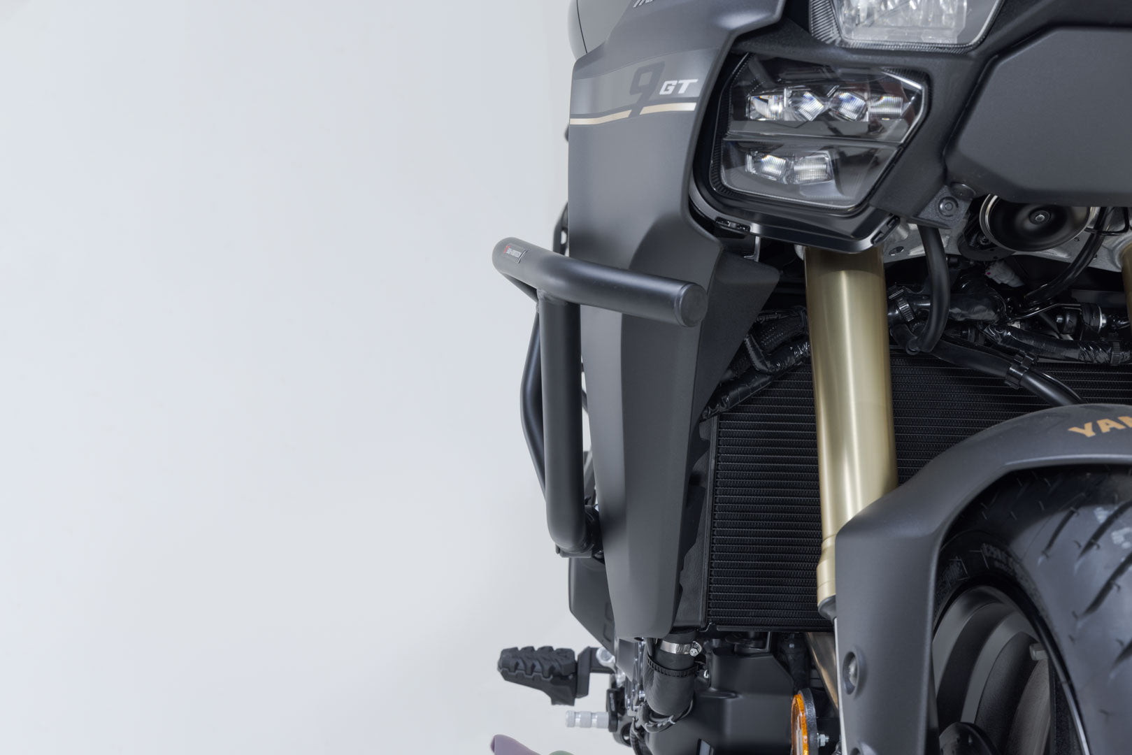 SW-MOTECH / SWモテック ブラック・クラッシュバー。Yamaha・トレーサー 9 GT / GT+ (24-)。 | SBL.06.597.10000/B