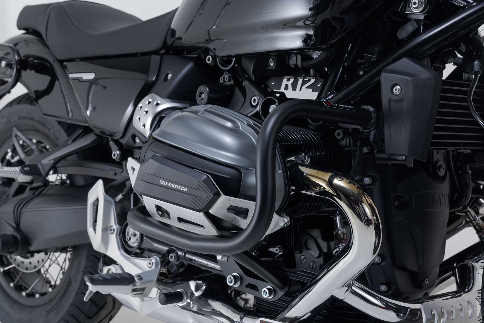 SW-MOTECH / SWモテック ブラック・クラッシュバー。BMW R12 / G/S、R12 nineT用。 | SBL.07.968.10001/B