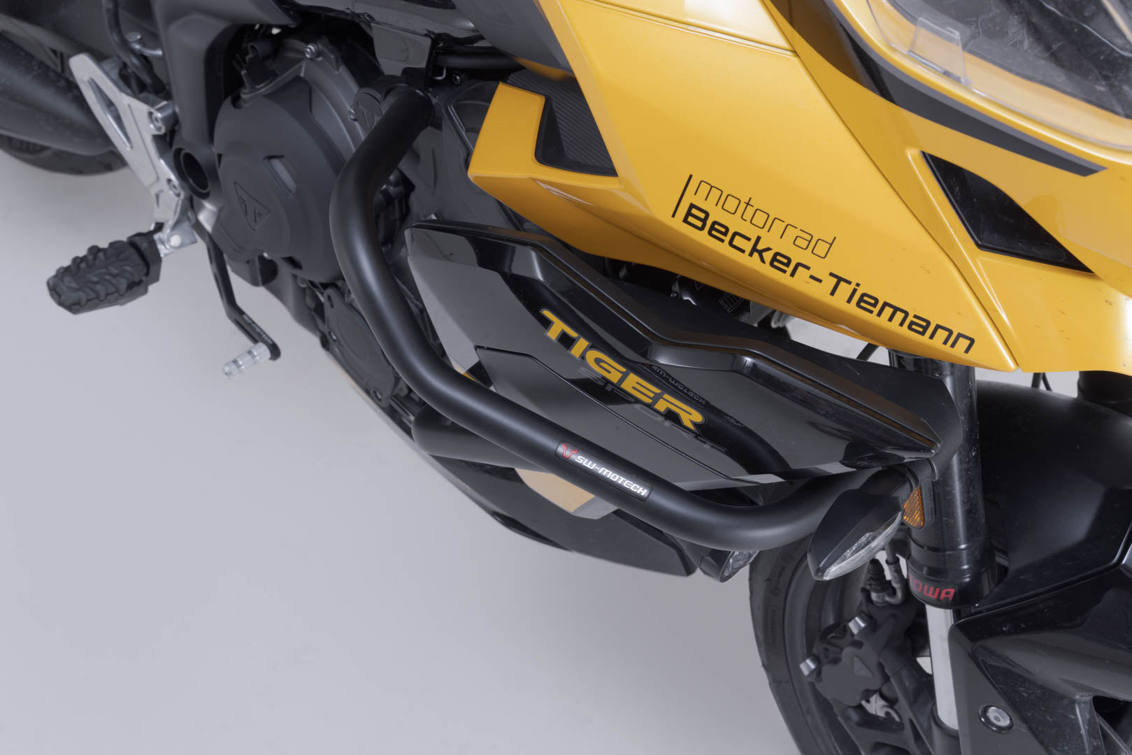SW-MOTECH / SWモテック ブラック・クラッシュバー。Triumph・タイガー・スポーツ 660 (25-)／800 (24-)。 | SBL.11.025.10000/B