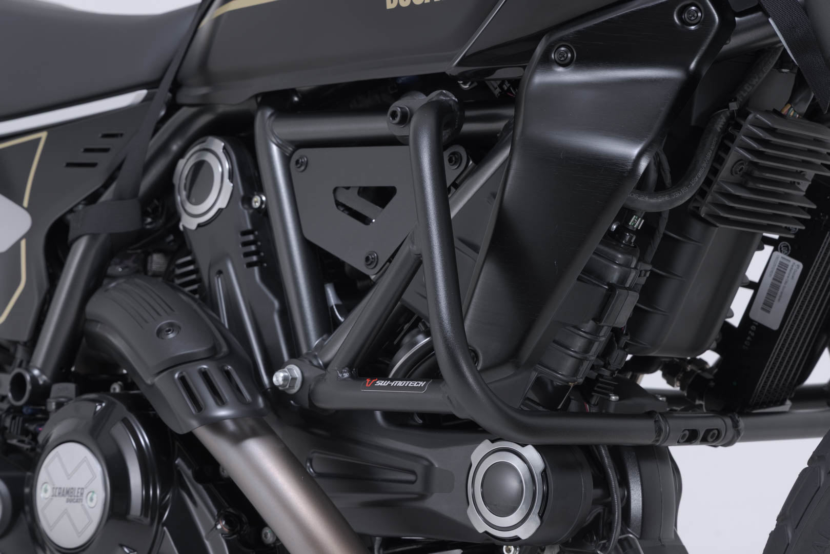 SW-MOTECH / SWモテック ブラック・クラッシュバー。Ducatiスクランブラー各モデル（23年以降）。 | SBL.22.088.10001/B