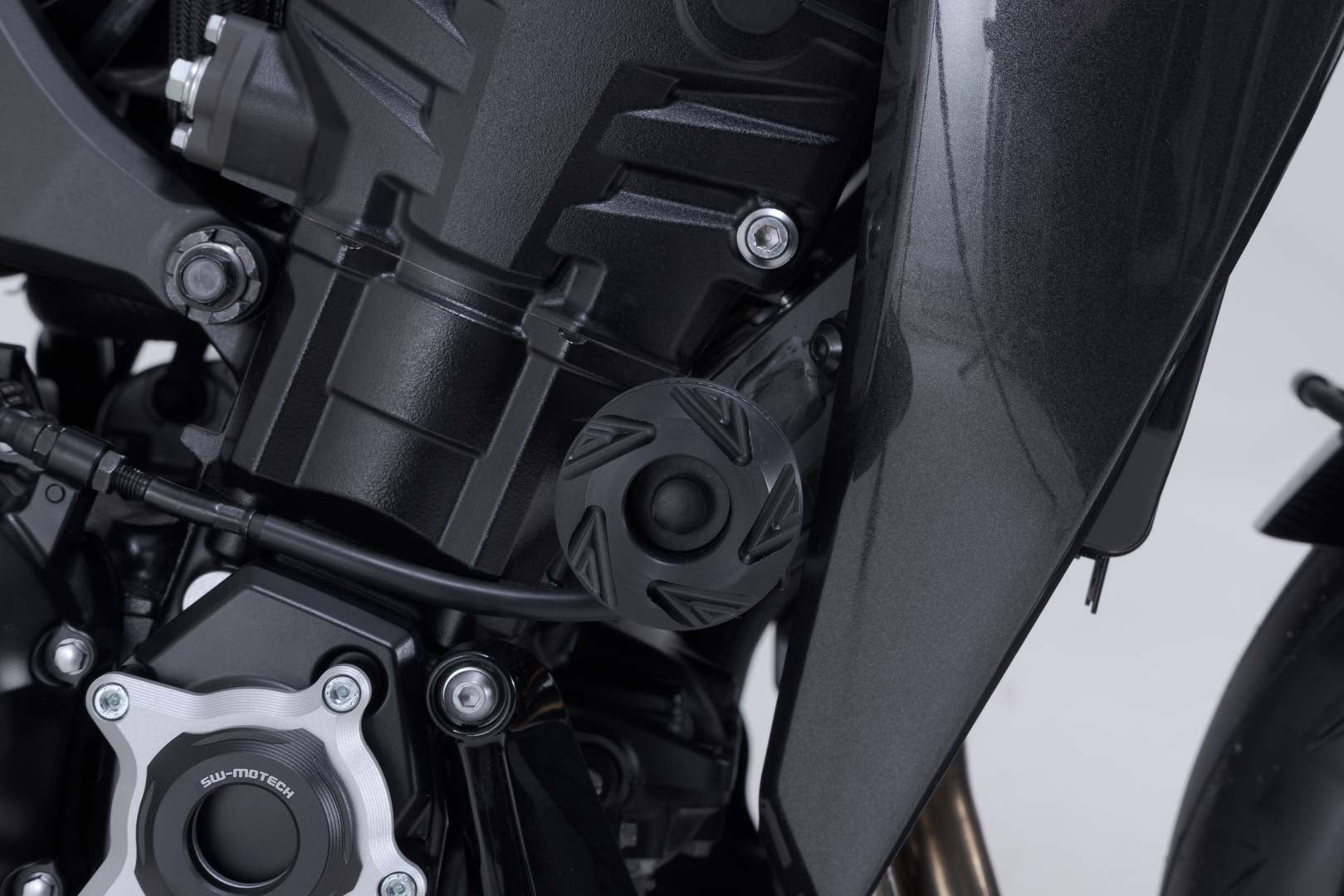SW-MOTECH / SWモテック フォールパッドキット（ブラック）。Kawasaki Z900 モデル（16-）／Z1100（25-）。 | STP.08.868.10001/B