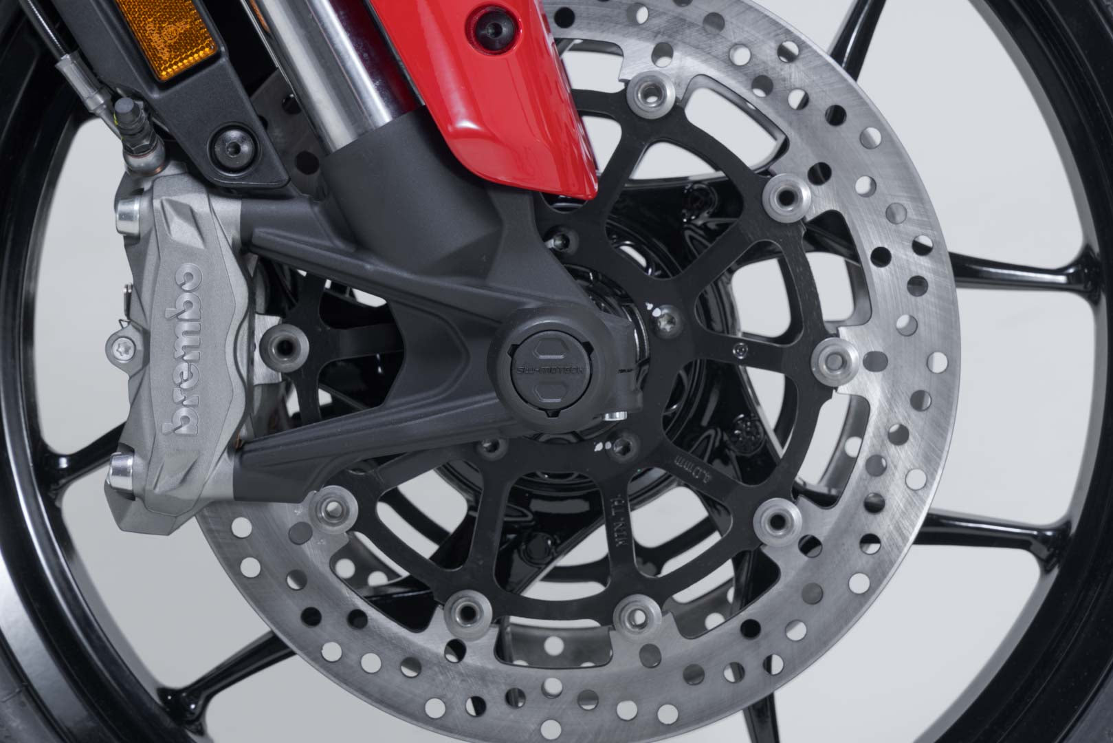 SW-MOTECH / SWモテック フロントアクスル用ストールパッドキット（ブラック）。Ducati・ムルティストラーダ V2 / V2 S（24-）。 | STP.22.176.10700/B