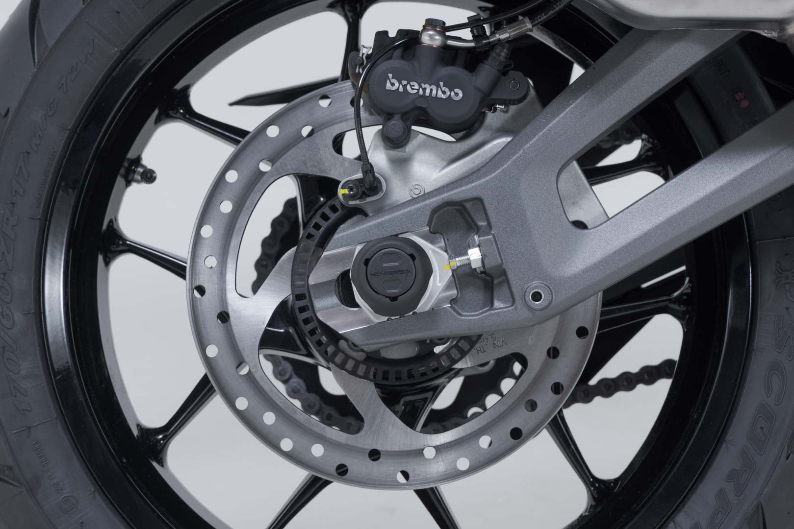 SW-MOTECH / SWモテック リアアクスル用ストールパッドキット（ブラック）。Ducati・ムルティストラーダ V2 / V2 S (24-)。 | STP.22.176.10800/B