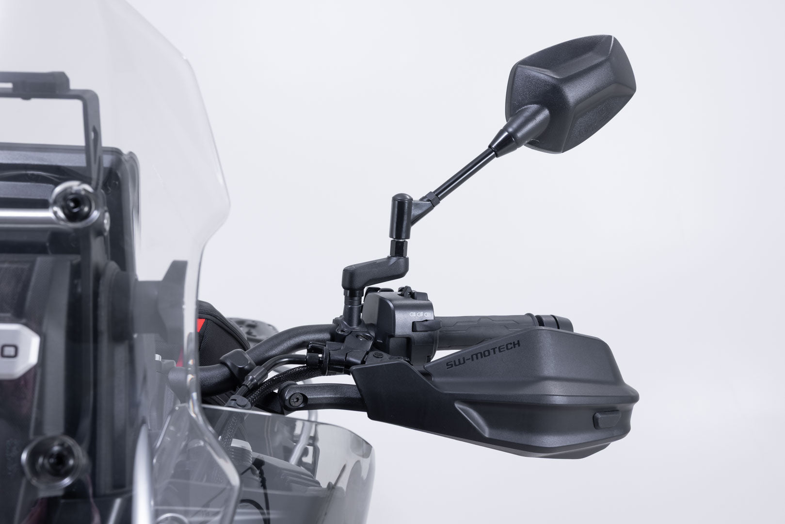 SW-MOTECH / SWモテック ミラーエクステンション（ブラック）。CFMoto 700MT / 800MT-X (24-)用。 | SVL.10.503.10000/B