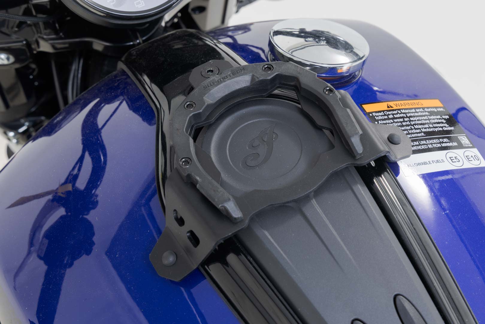 SW-MOTECH / SWモテック PRO タンクリング ブラック。インディアン・スカウトモデル（24-）用、Limit+Tech搭載。 | TRT.00.787.34100/B