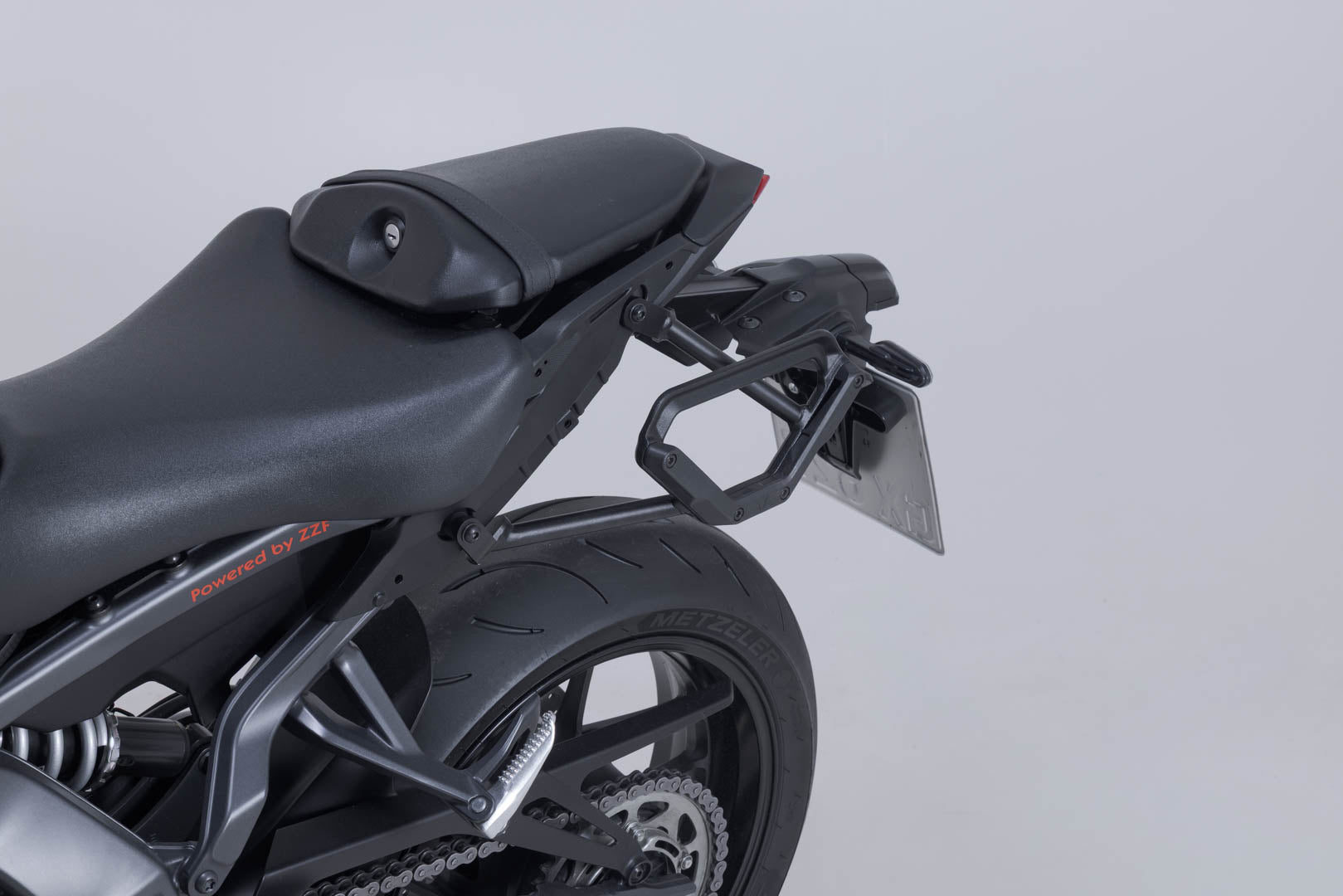 SW-MOTECH / SWモテック V-LOC サイドキャリア（左側） Yamaha MT-09 (23-)。 | VMC.06.036.10000