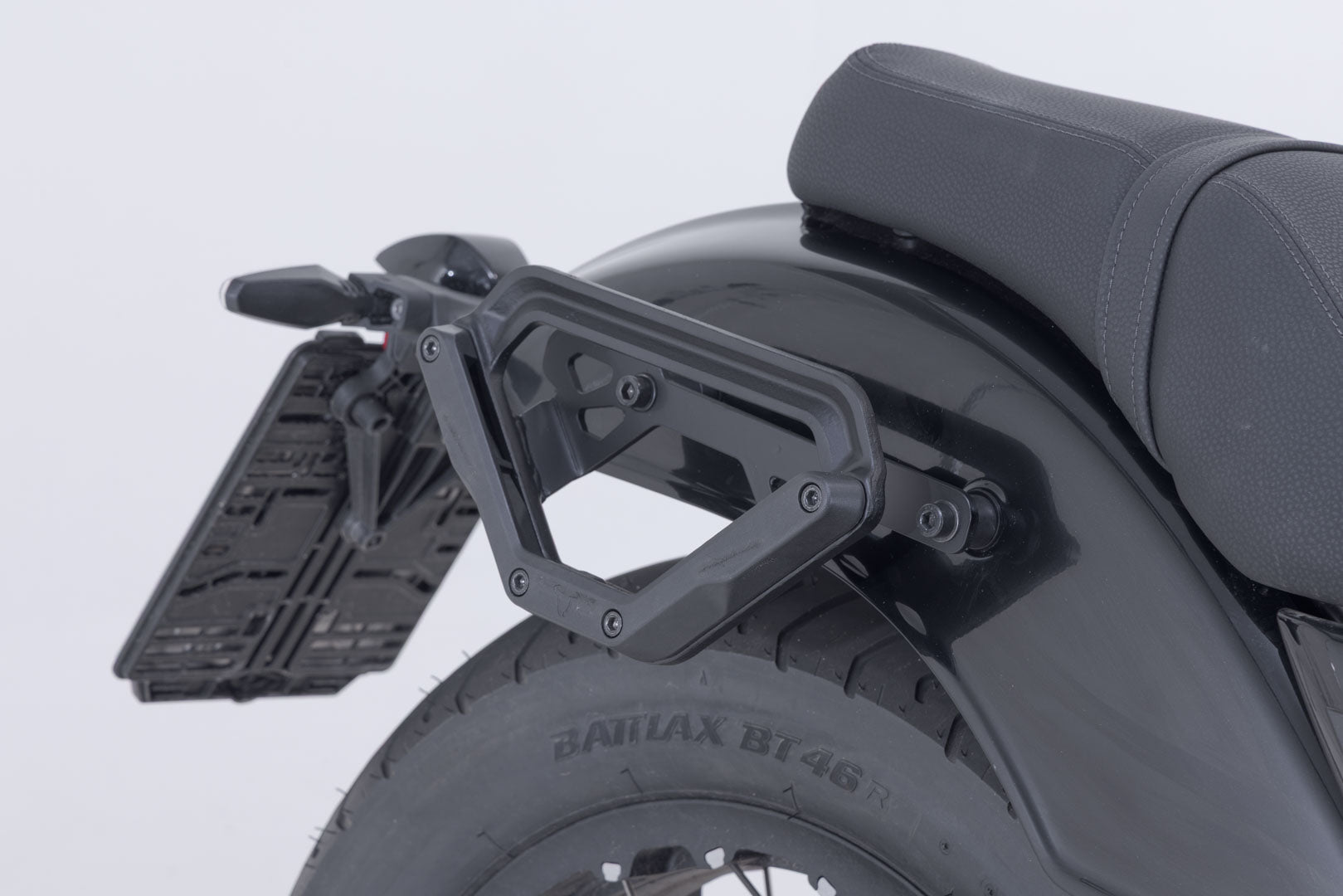 SW-MOTECH / SWモテック V-LOC サイドキャリア（右側） BMW R 12 (23-)。 | VMC.07.996.11000