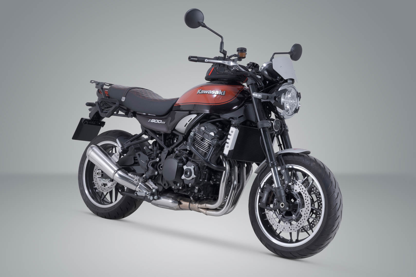 SW-MOTECH / SWモテック V-LOC サイドキャリア（左側） Kawasaki Z900RS/ Cafe/ SE（17年～）、50周年記念モデル（22年～）。 | VMC.08.891.10000