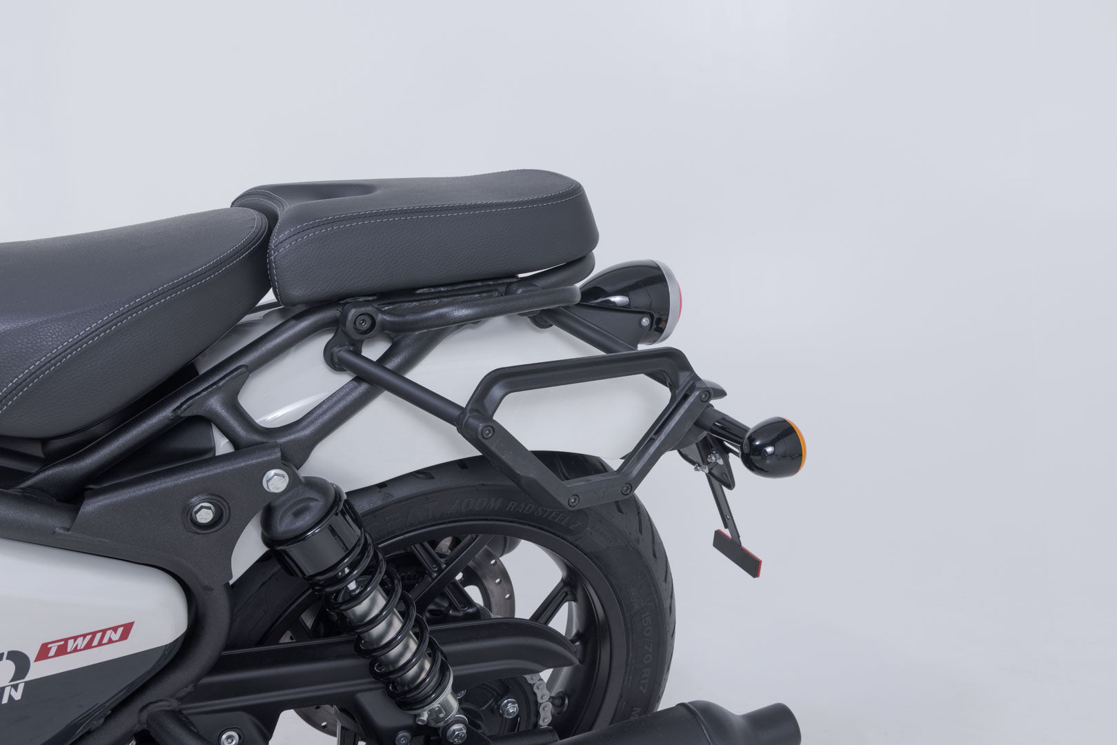 SW-MOTECH / SWモテック V-LOC サイドキャリア（左側） ロイヤル・エンフィールド クラシック 650 (24-)／ショットガン 650 (22-)。 | VMC.41.043.10000