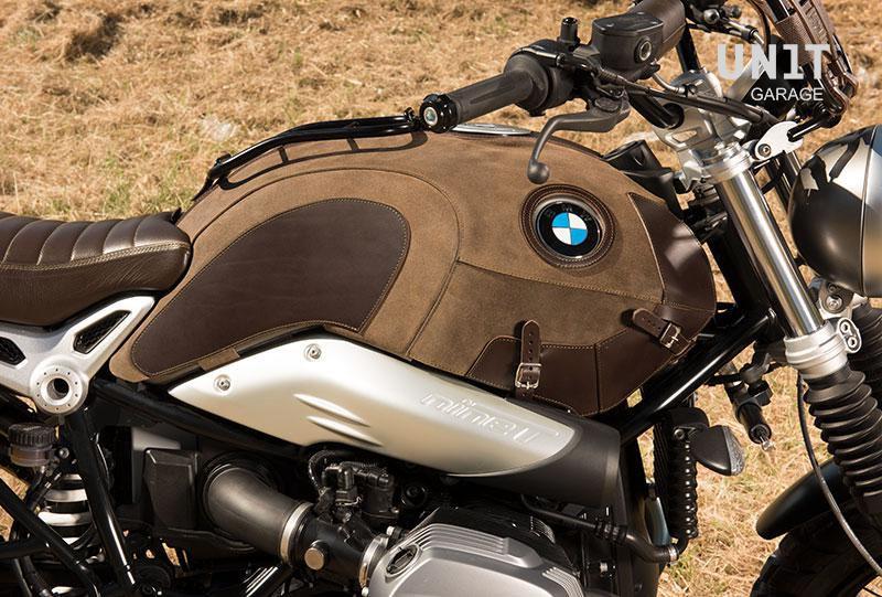 Unitgarage / ユニットガレージ Tank cover in waxed suede with luggage rack | 2022