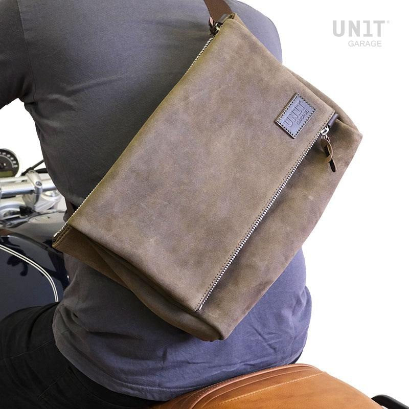 Unitgarage / ユニットガレージ Fezzan Messenger Bag Crust leather | U042