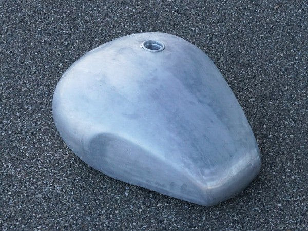 Wunderkind (ワンダーカインド) アルミガスタンクBigger Bobber®コンプリート 未塗装| 106874-F33