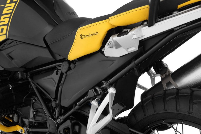 Wunderlich / ワンダーリッヒ frame cover (with opening for socket) - black | 20800-602