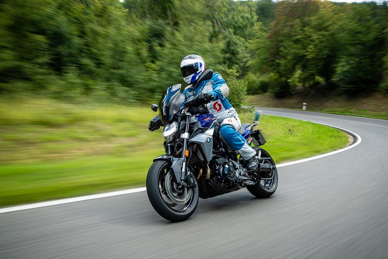Wunderlich / ワンダーリッヒ »MARATHON« windshield - smoked grey | 30741-006