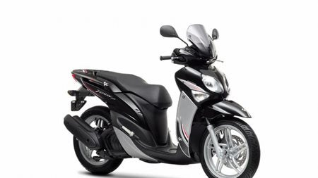 Yamaha OEM / ヤマハ純正 XENTER リアカバー - SMX ブラック l 52S-247F0-00-00