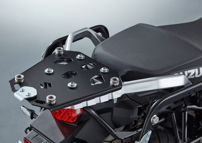 Suzuki / スズキ トップ ケース キャリア | 990D0-28K01-060 - ユーロ 
