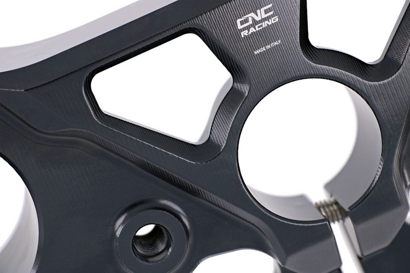 CNC Racing / シーエヌシーレーシング トリプルクランプ DUCATI