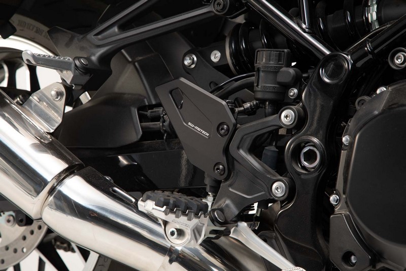 SW-MOTECH / SWモテック ヒールガード －ブラック－ Kawasaki Z900RS/ Cafe (17-). | SCT.08.891.10100/B