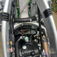 Samco Sport / サムコスポーツ シリコンラジエータークーラントホースキット ブラック Kawasaki KX 450 F 2024 - 2025 6 ピース OEM 交換品 | KAW-103-BK