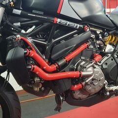 サムコスポーツ / Samco Sport Ducati Monster 1200 / 1200 S / 1200 R (Euro 4) 2017 - 2020 9 ピース シリコンラジエーター クーラントホースキット | DUC-34-RD