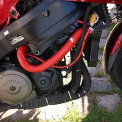 サムコスポーツ / Samco Sport Honda CBR 1100 XX Blackbird SC35 (Fuel Injected Model) 1999 - 2007 7 ピース シリコンラジエーター クーラントホースキット | HON-101-RD