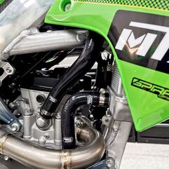 サムコスポーツ / Samco Sport Kawasaki KX 250 F 2021 3 ピース Y-ピース Race Design シリコンラジエーター クーラントホースキット | KAW-99-BK